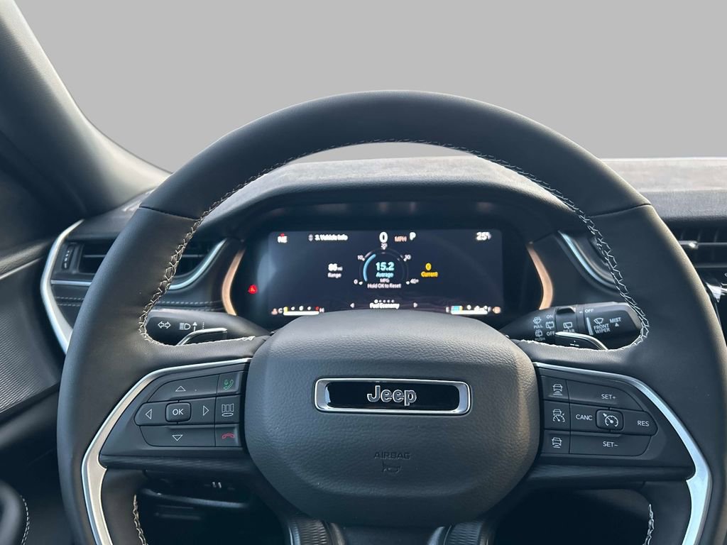New 2025 Jeep Grand Cherokee L Altitude image 9