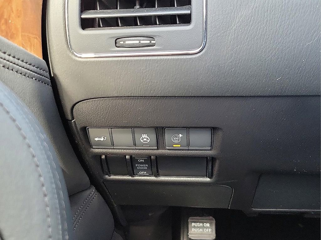 Used 2024 Nissan Armada SL w/ Captain's Chairs Package image 14