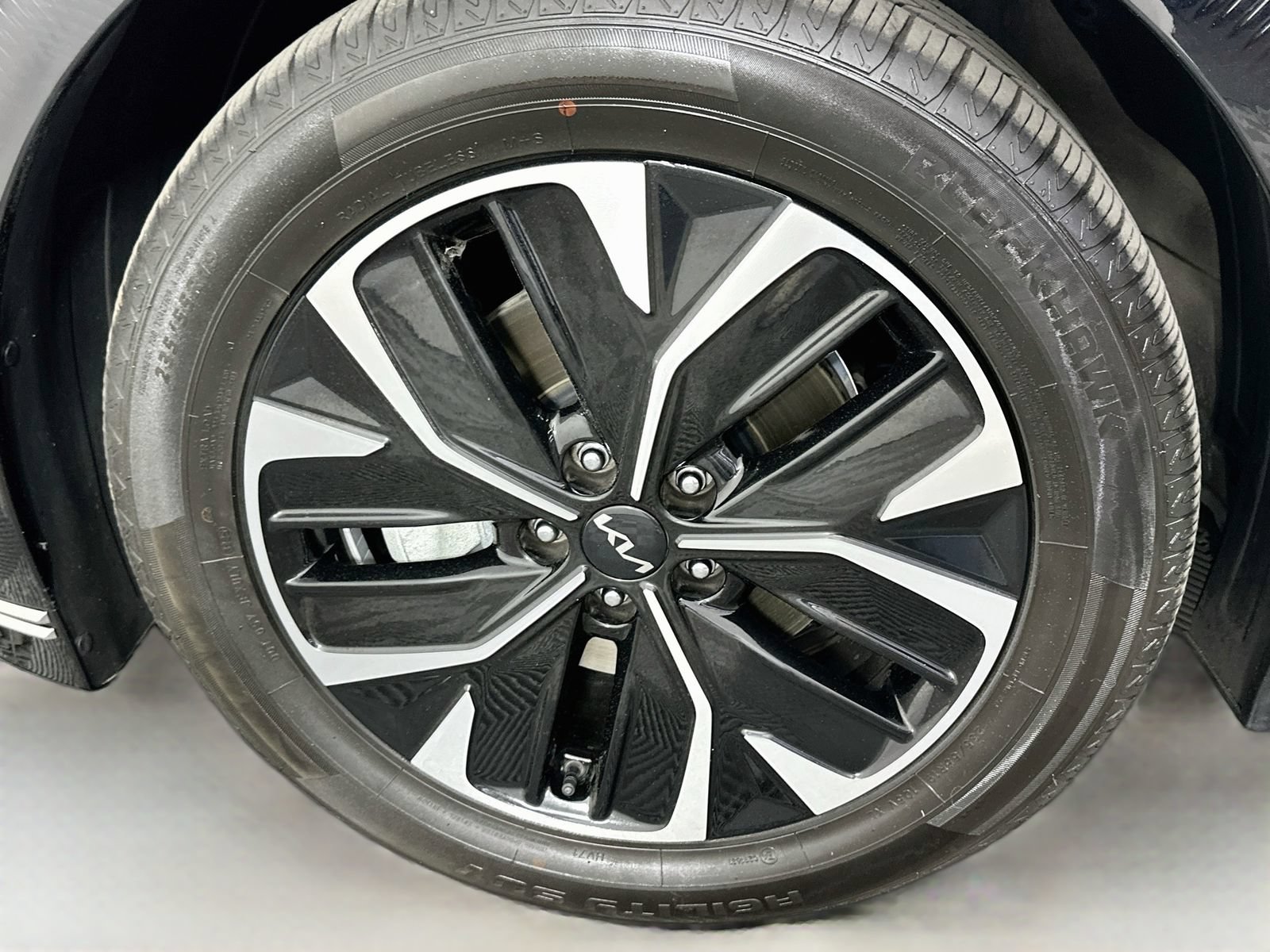 Used 2022 Kia EV6 Wind w/ Wind Technology Package AWD/4WD image 31