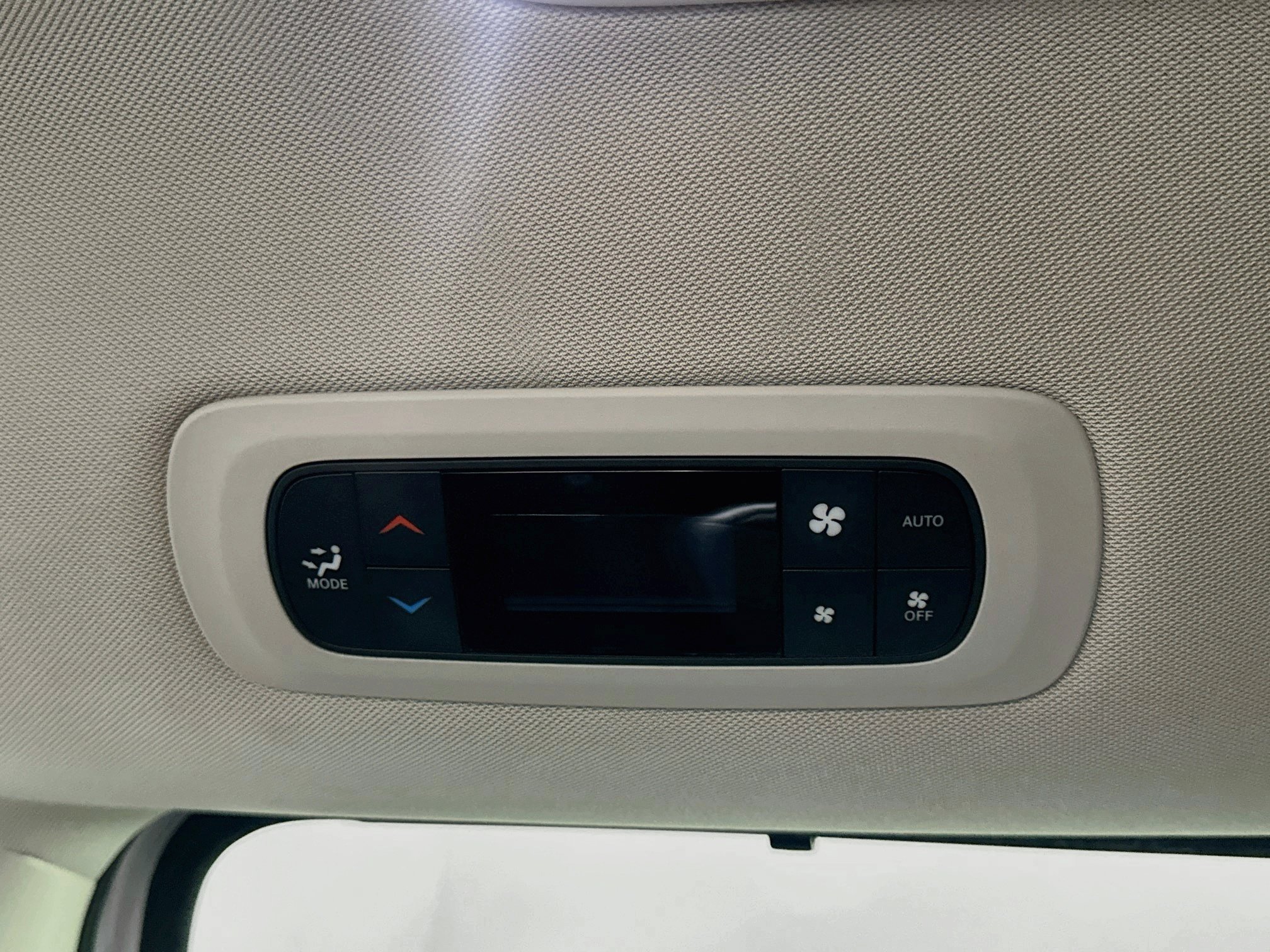 Used 2023 Chrysler Pacifica Touring-L AWD/4WD image 25