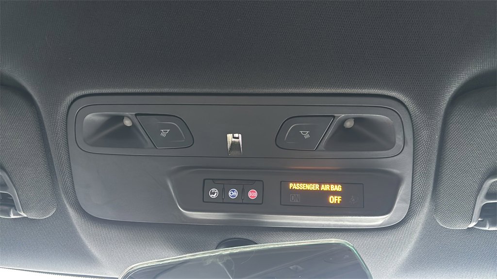 Used 2020 Chevrolet Camaro LT image 27