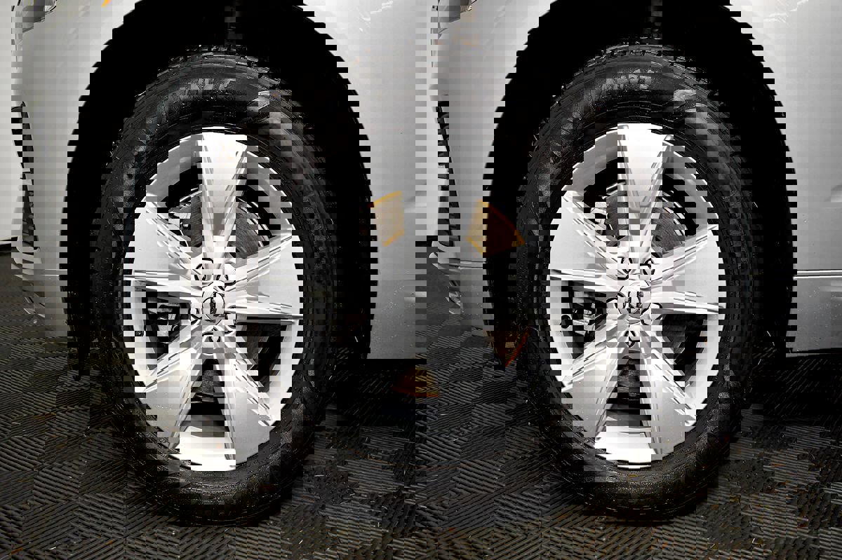 Used 2022 Volvo XC60 B5 Momentum image 49