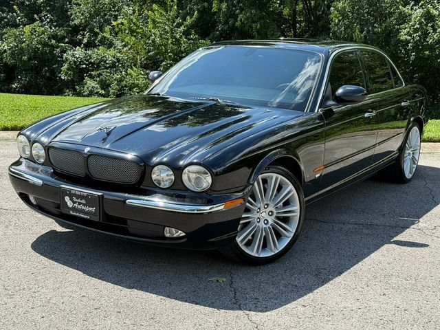 Used 2005 Jaguar XJ8 RWD image 2