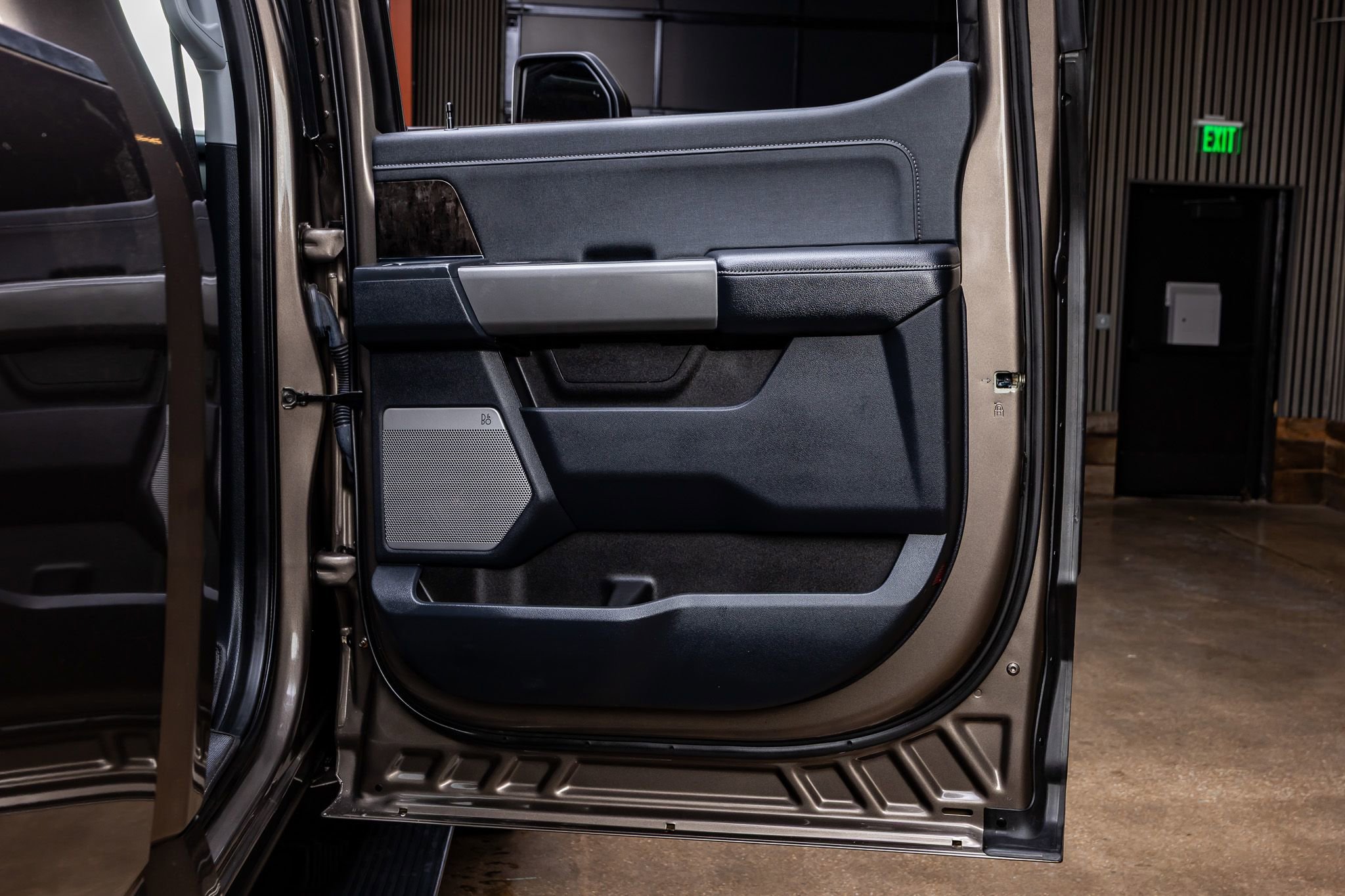 Used 2023 Ford F250 Lariat w/ Lariat Ultimate Package image 38