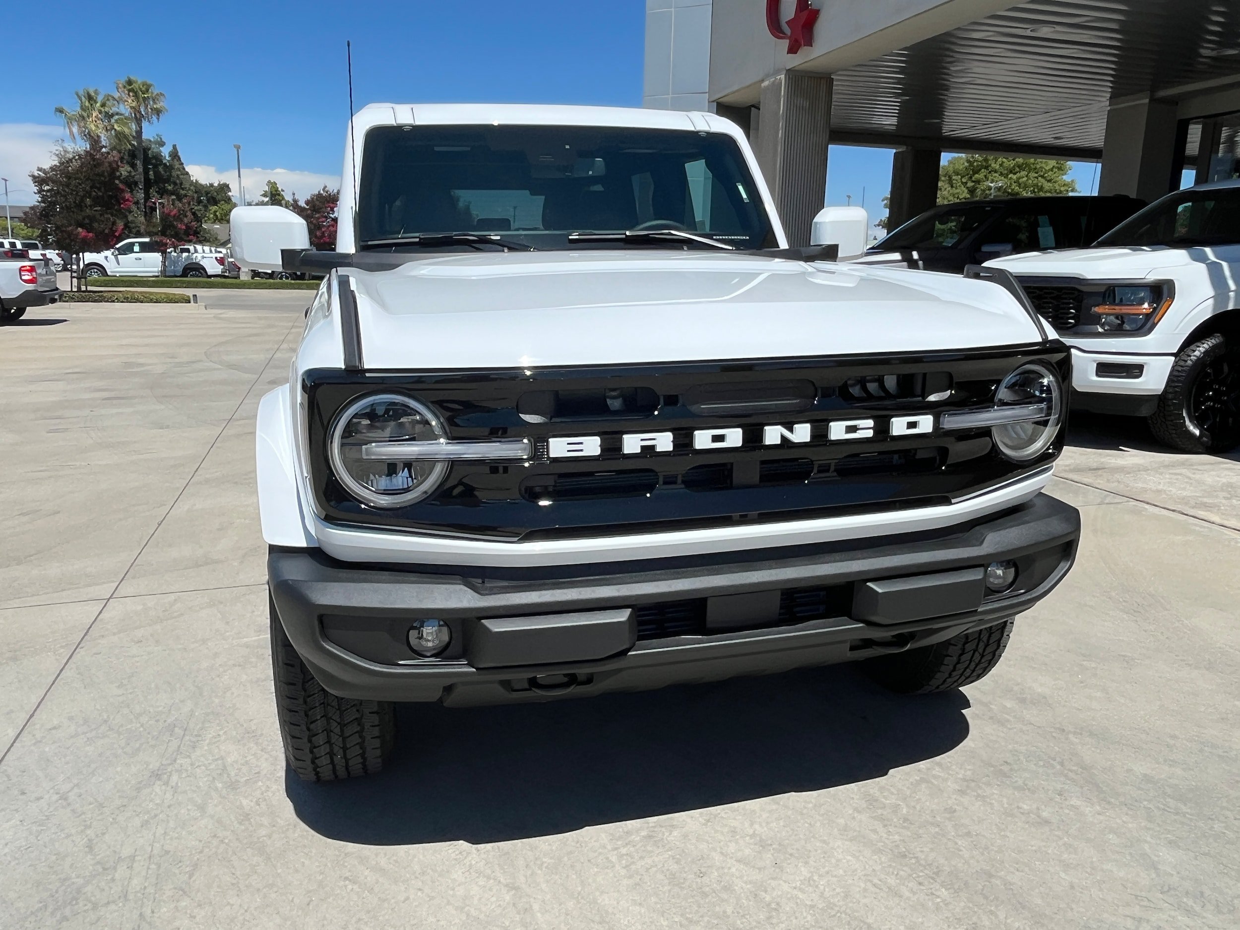 New 2026 Ford Bronco Outer Banks AWD/4WD image 4