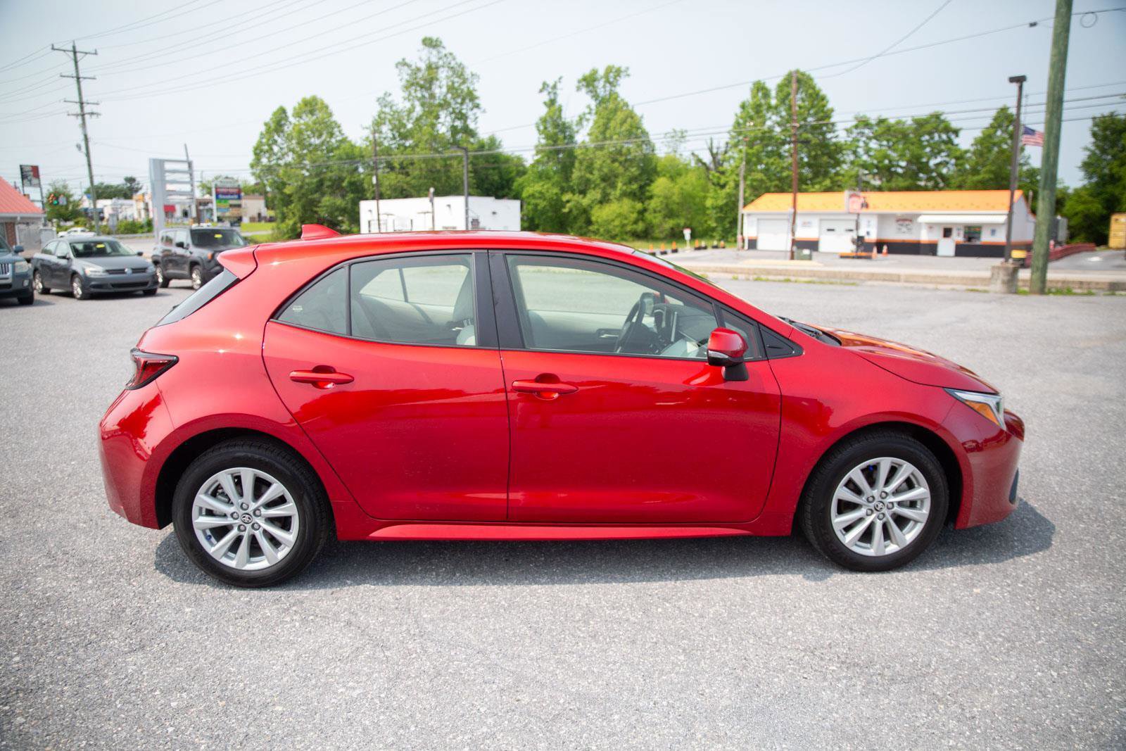 Used 2025 Toyota Corolla SE video 2