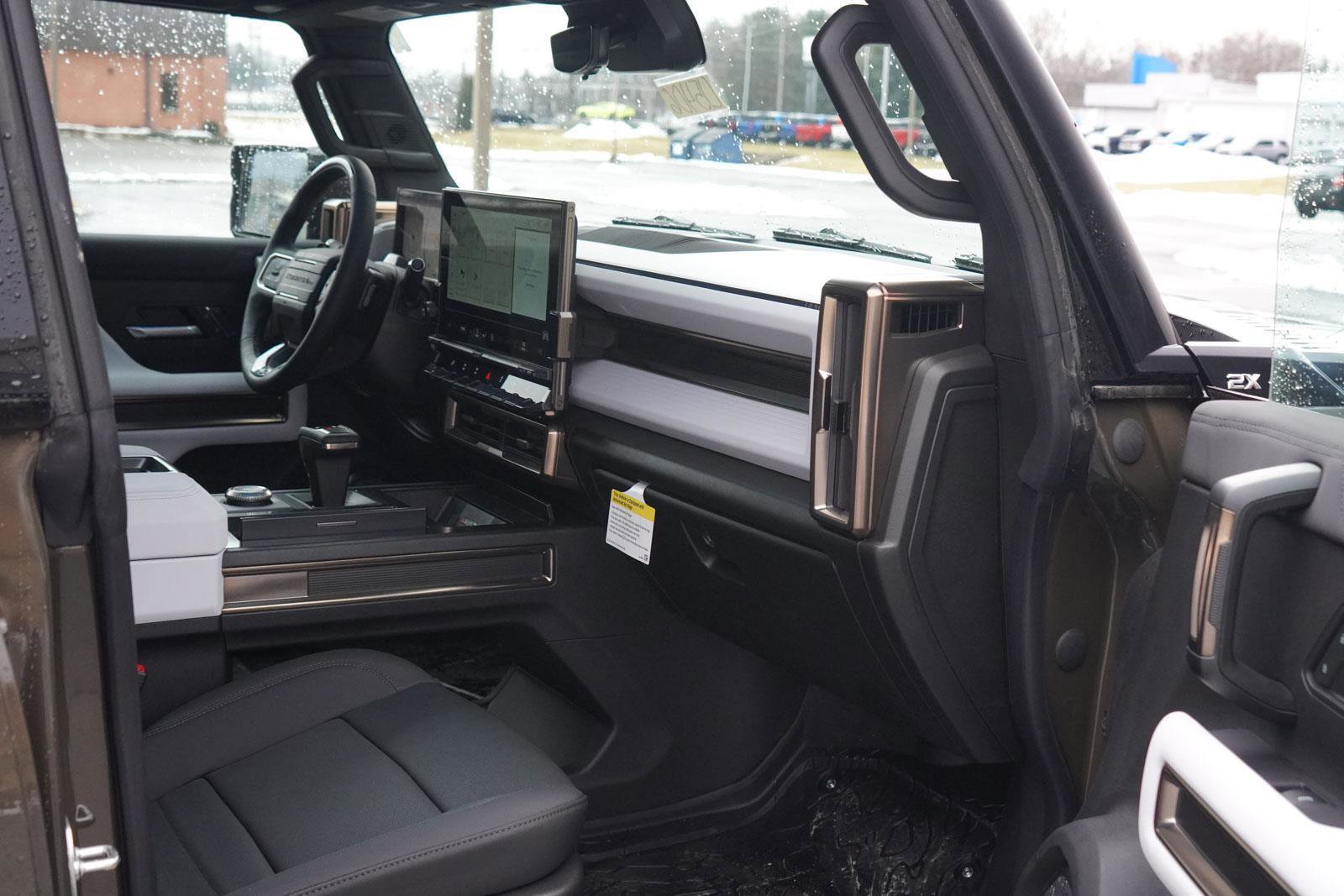 New 2024 GMC Hummer EV 2X w/ Extreme Off-Road Package image 32