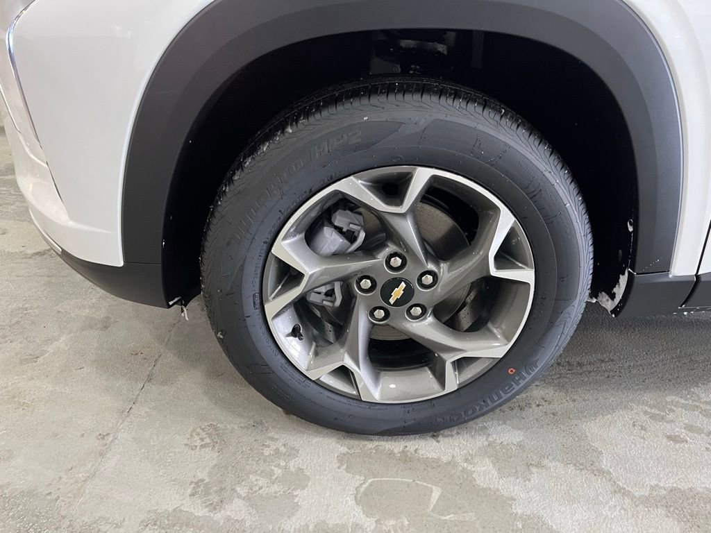 New 2026 Chevrolet Trax LT w/ Driver Confidence Package image 33