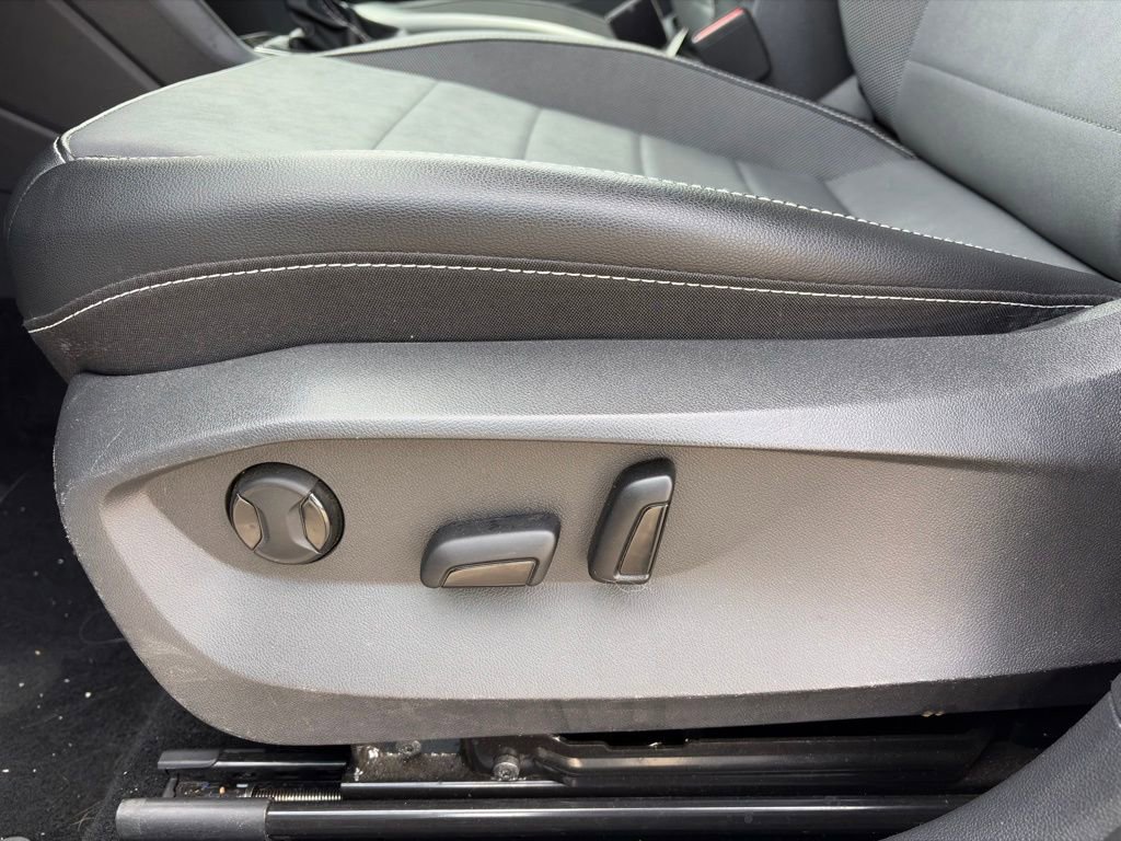 Used 2023 Volkswagen Taos SE FWD image 15