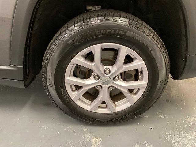 Used 2022 Jeep Grand Cherokee L Limited AWD/4WD image 31