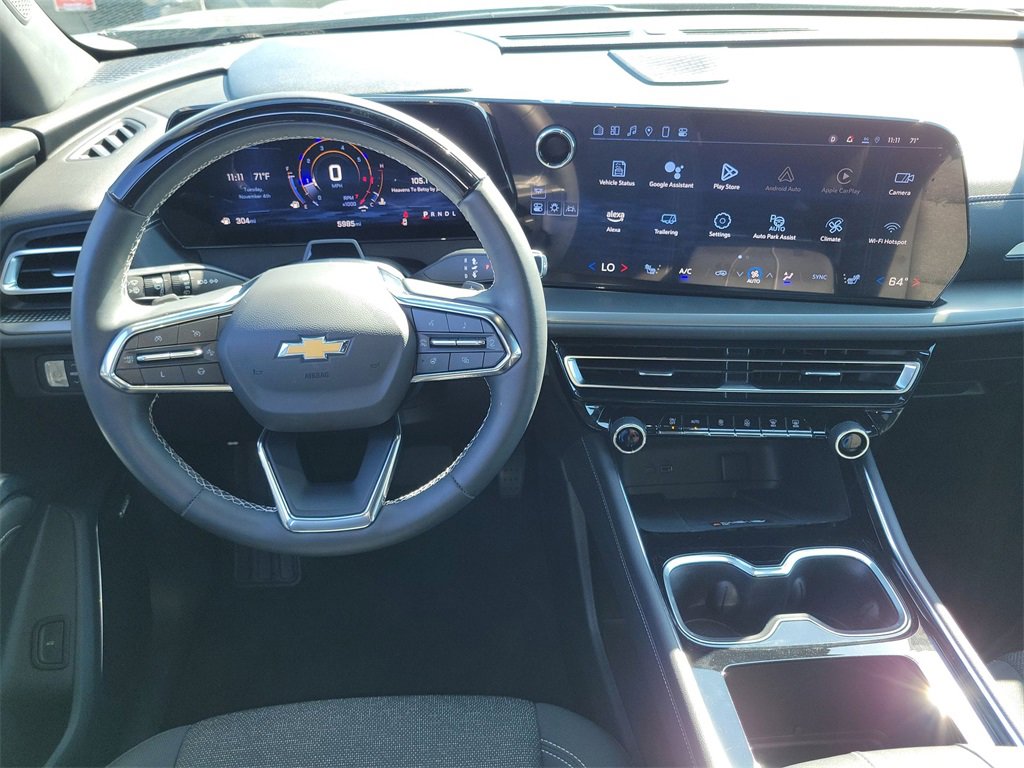 Used 2025 Chevrolet Traverse LT w/ Enhanced Driving Package image 11