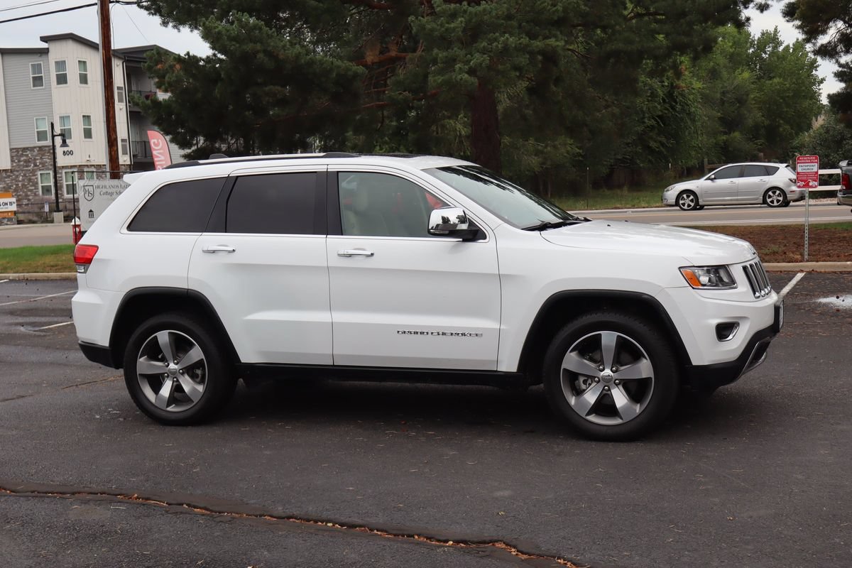 Used 2016 Jeep Grand Cherokee Limited AWD/4WD image 2