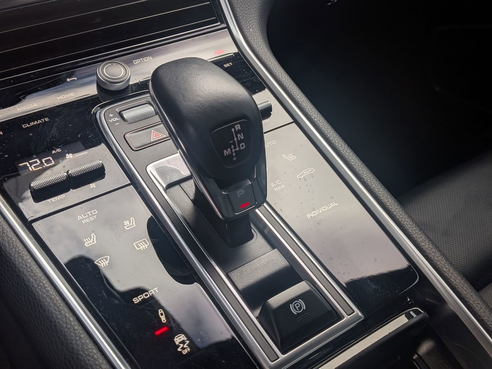 Certified 2023 Porsche Panamera image 20