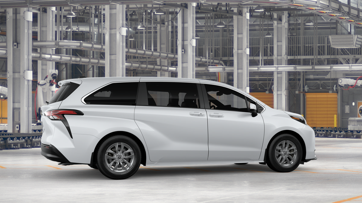 New 2026 Toyota Sienna LE FWD image 11