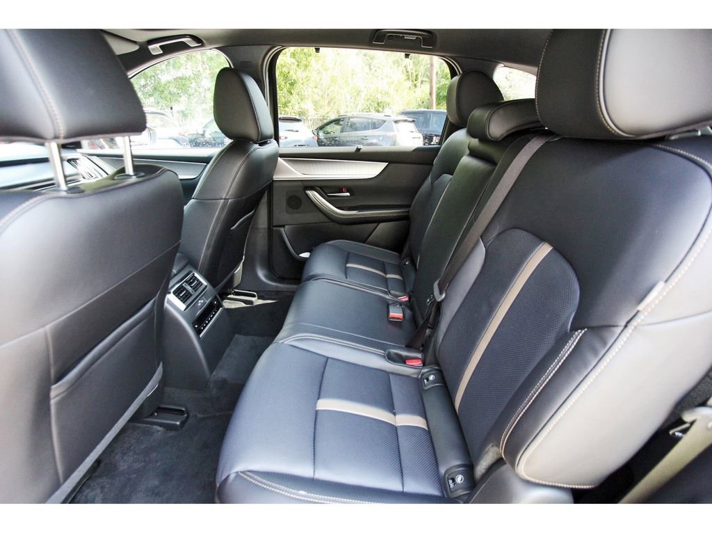 New 2025 MAZDA CX-70 Plug-In Hybrid w/ Premium Plus image 11