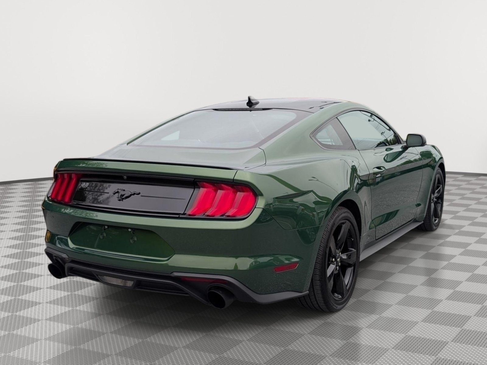 Used 2022 Ford Mustang Coupe w/ Black Accent Package RWD image 5