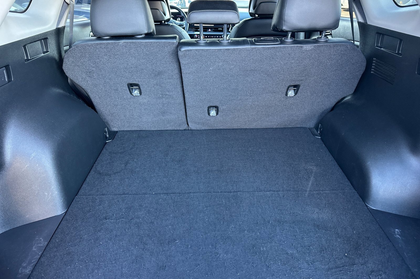 Used 2023 Kia Sportage EX image 12