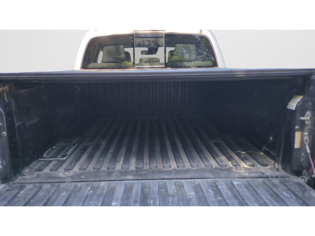 Used 2019 Toyota Tacoma SR5 RWD image 23