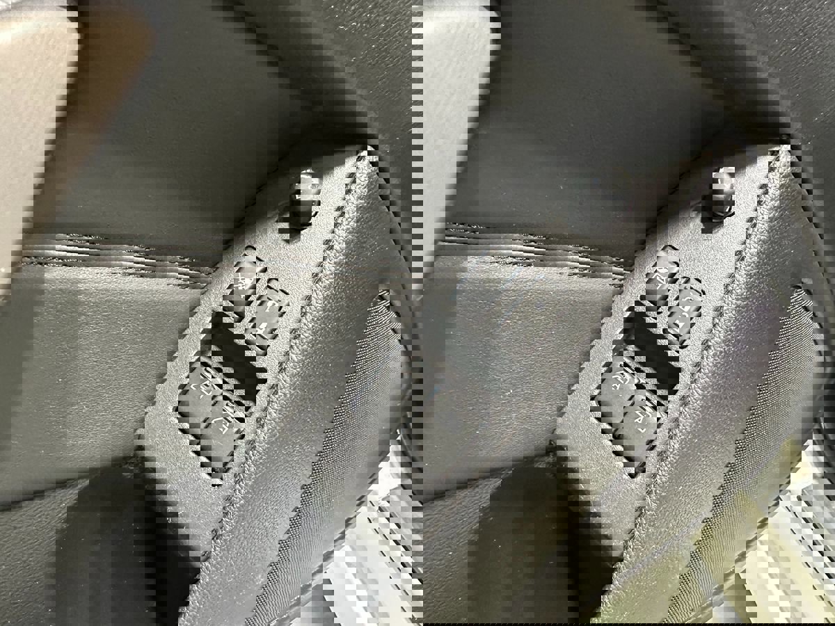 Used 2011 INFINITI G37 Sport image 18