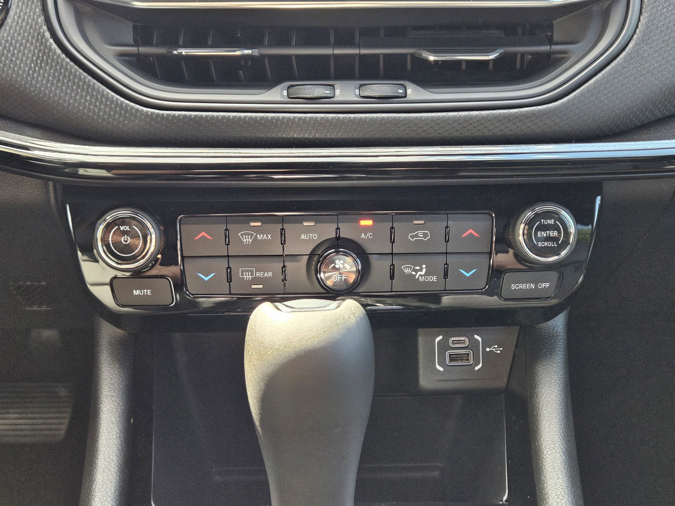 New 2026 Jeep Compass Limited image 12