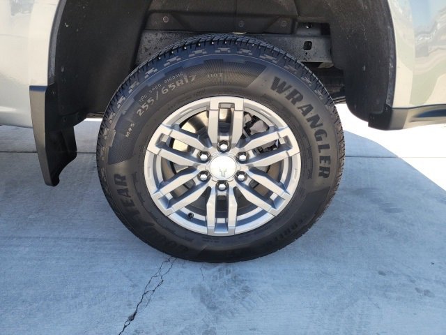 Used 2023 Chevrolet Colorado LT w/ LT Convenience Package image 17