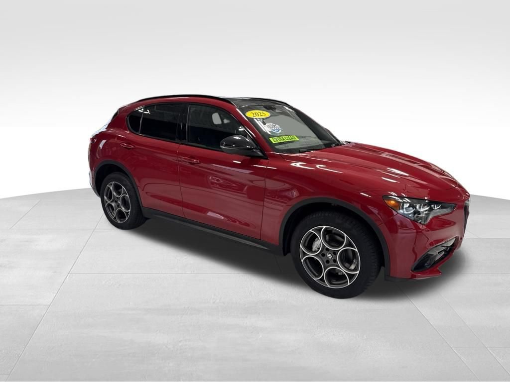 Used 2025 Alfa Romeo Stelvio Sprint w/ Convenience Package AWD/4WD image 11