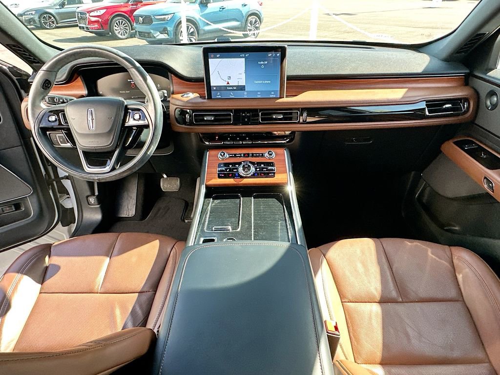 Used 2020 Lincoln Aviator Reserve w/ Elements Package Plus image 3