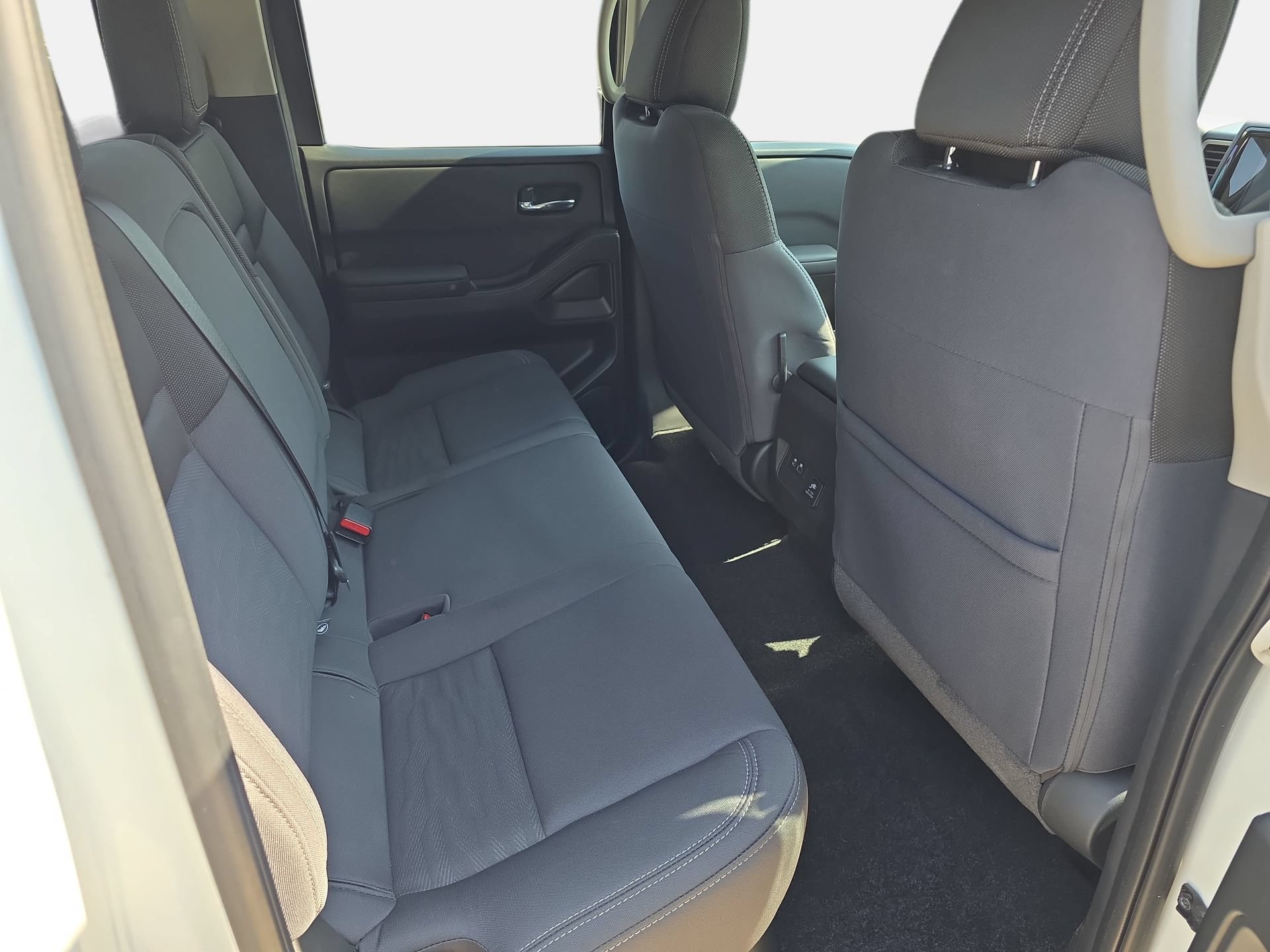 Used 2024 Nissan Frontier SV w/ SV Convenience Package RWD image 11