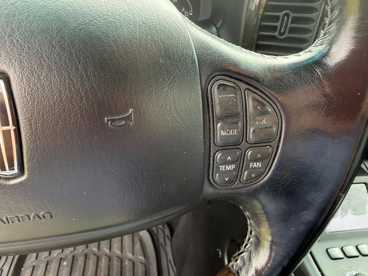 Used 2002 Lincoln Blackwood RWD image 25