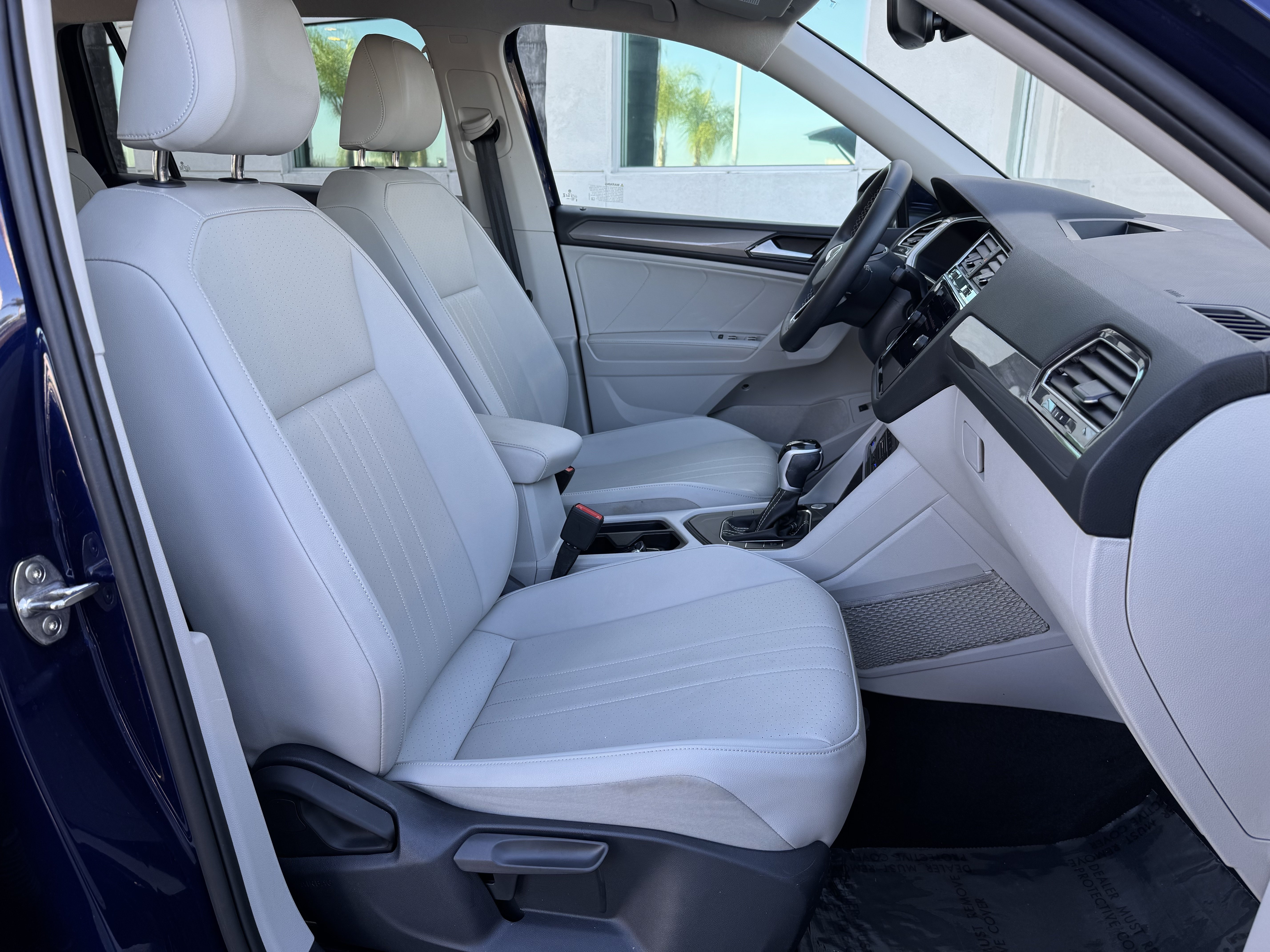 Certified 2024 Volkswagen Tiguan SE FWD image 37