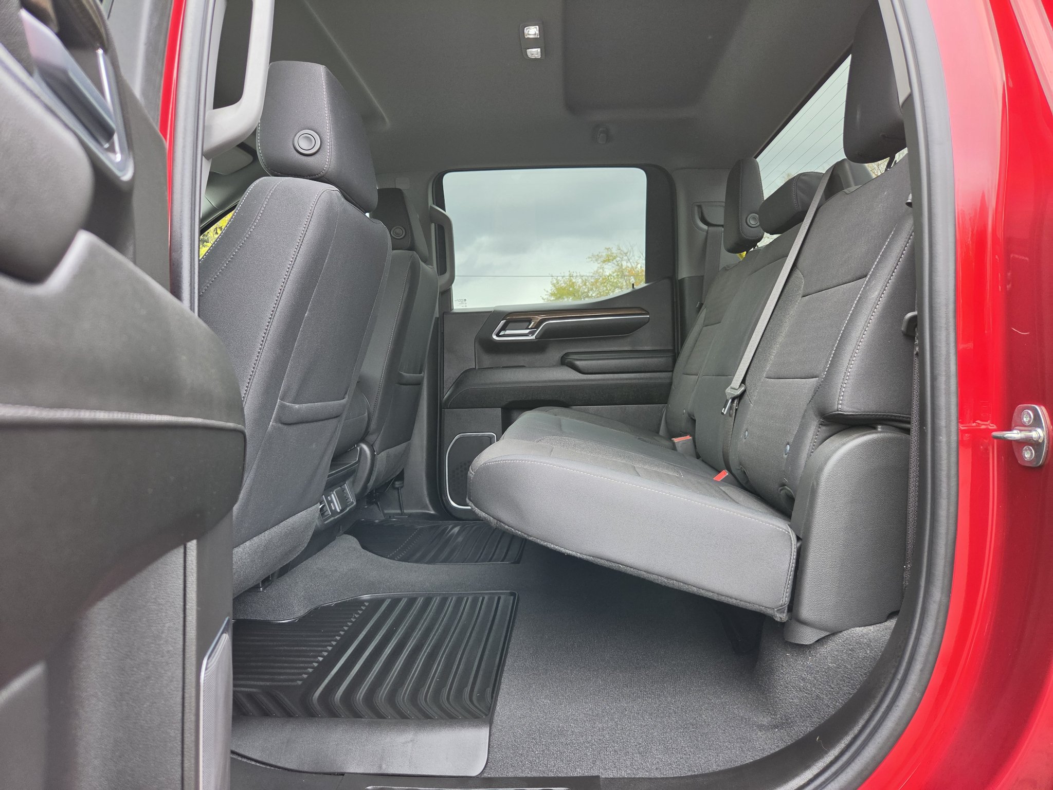 Used 2023 Chevrolet Silverado 1500 LT AWD/4WD image 20