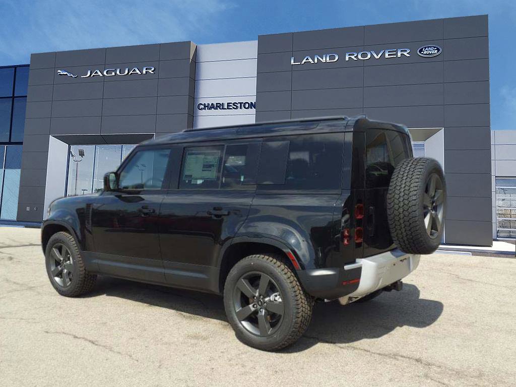 Used 2025 Land Rover Defender 110 S image 3