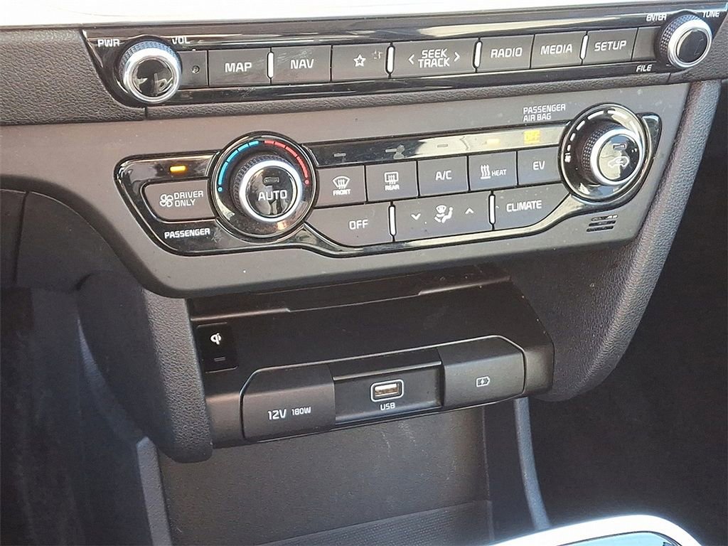 Used 2022 Kia Niro EX image 17