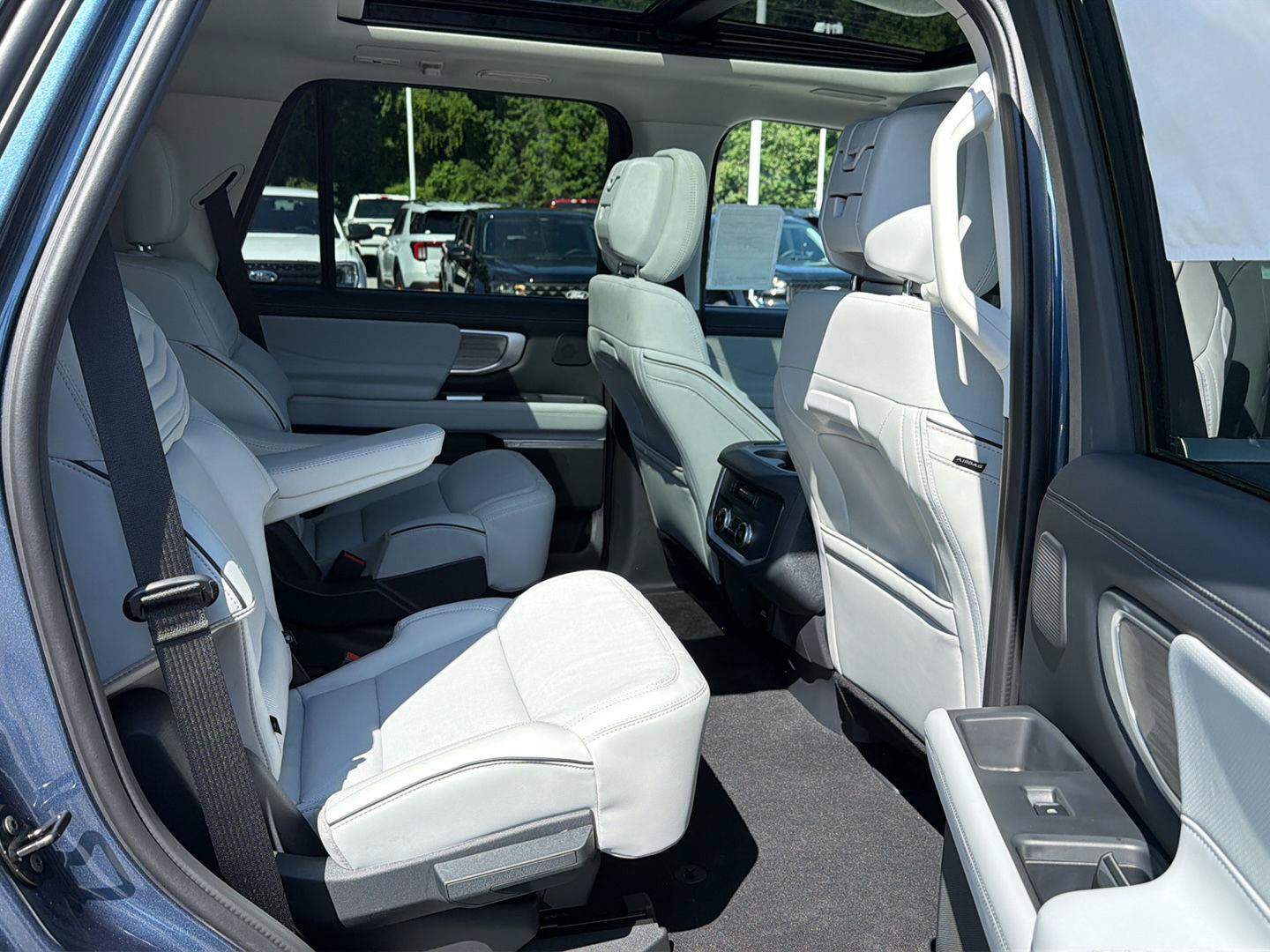 New 2027 Ford Expedition Platinum w/ Platinum Ultimate Package AWD/4WD image 20