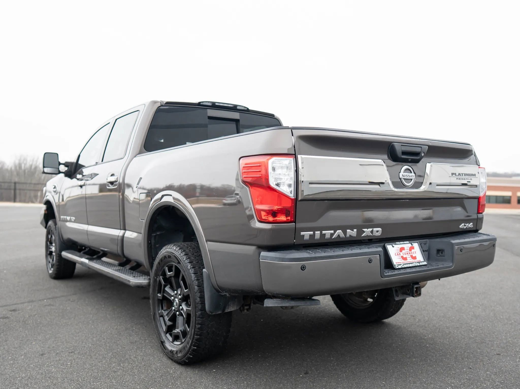Used 2018 Nissan Titan Platinum Reserve w/ Platinum Utility Package AWD/4WD image 4
