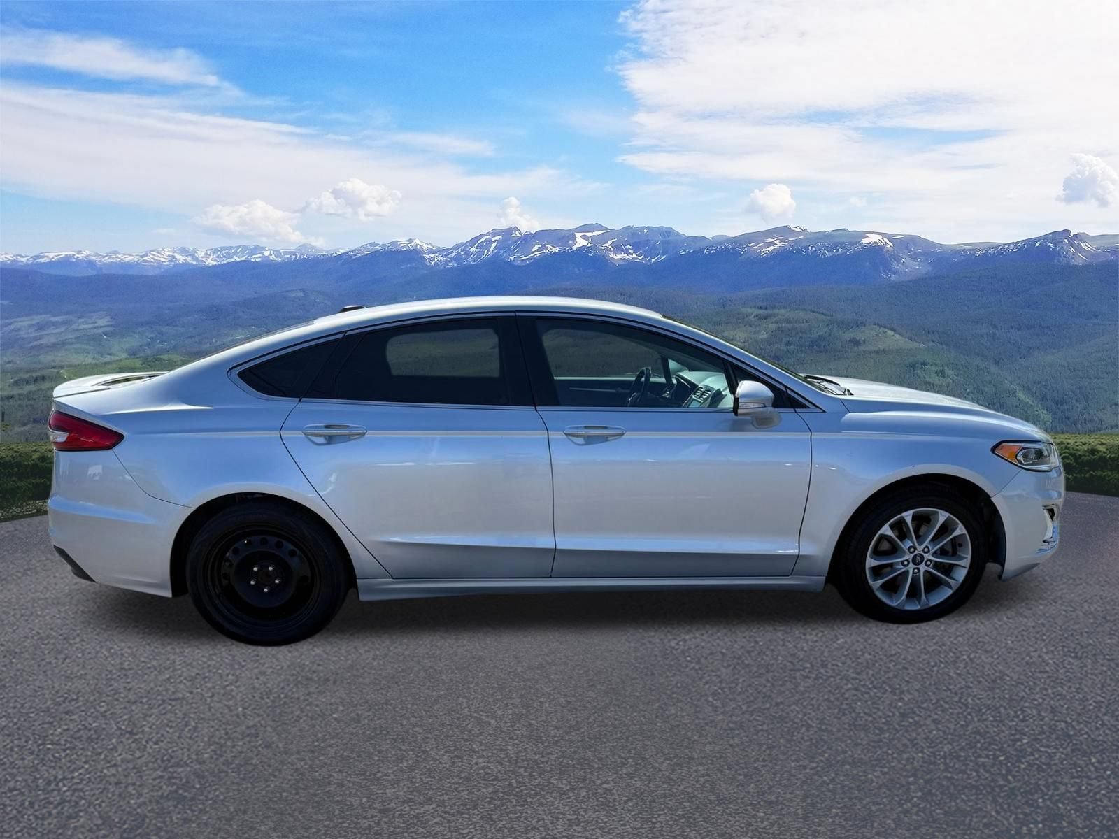 Used 2019 Ford Fusion Energi Titanium FWD image 7