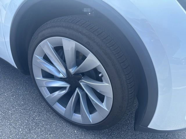 Used 2026 Tesla Model Y Long Range image 5