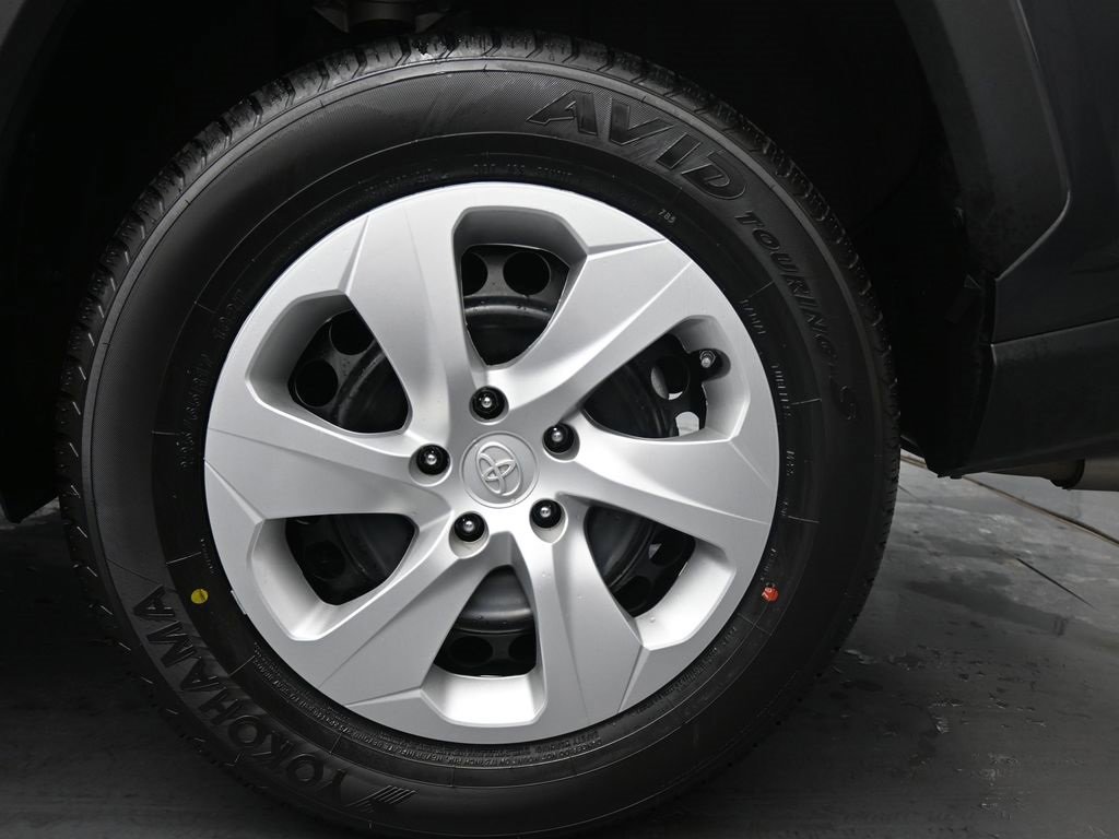 Used 2023 Toyota RAV4 LE image 15