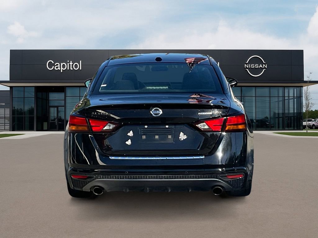 Used 2022 Nissan Altima 2.5 SR w/ Midnight Edition Package image 6