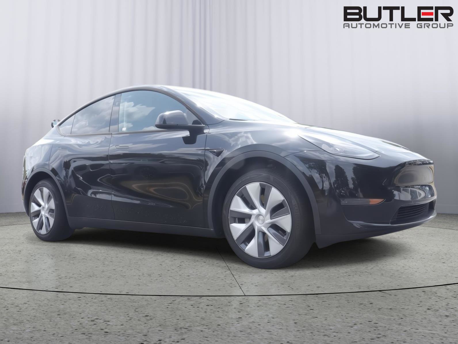 Used 2023 Tesla Model Y Long Range AWD/4WD image 9