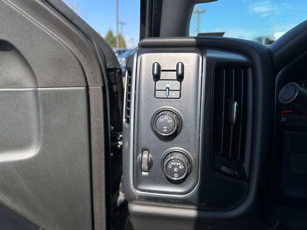 Used 2015 Chevrolet Silverado 2500 LT w/ LT Convenience Package AWD/4WD image 31