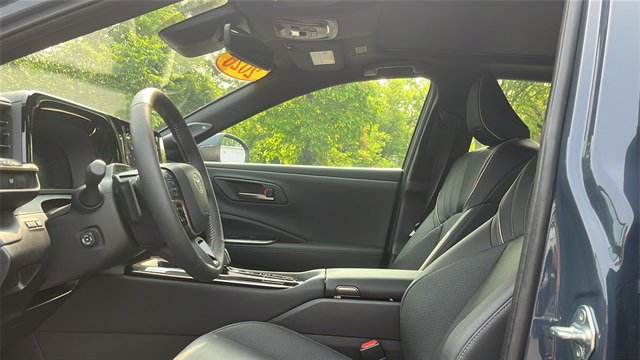 Used 2025 Toyota Crown Platinum image 10