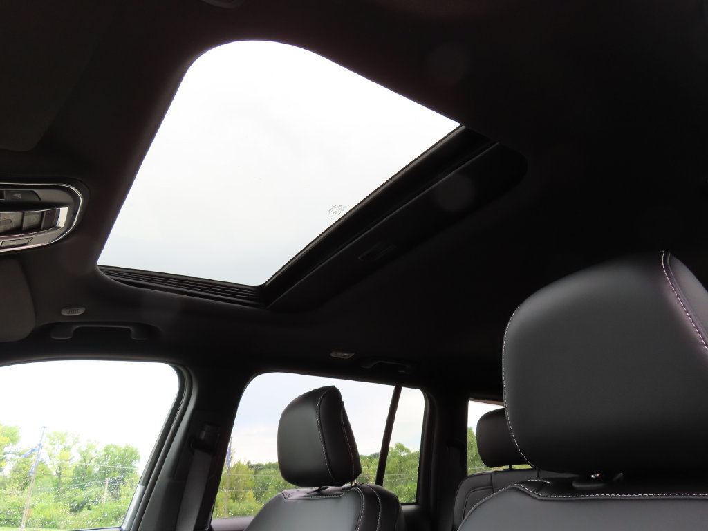 New 2025 Jeep Grand Cherokee Altitude AWD/4WD image 7