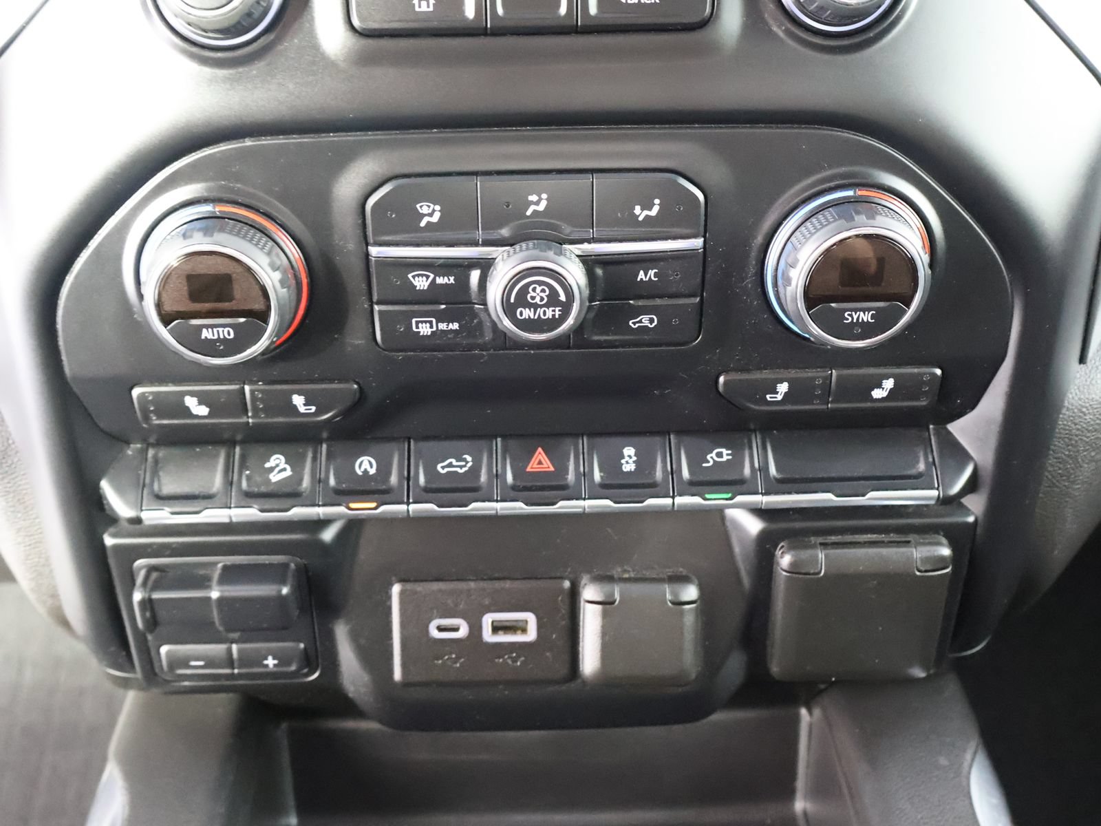 Used 2019 Chevrolet Silverado 1500 RST AWD/4WD image 39