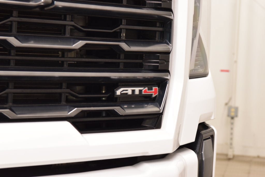 Used 2024 GMC Sierra 2500 AT4 w/ AT4 Premium Plus Package AWD/4WD image 16