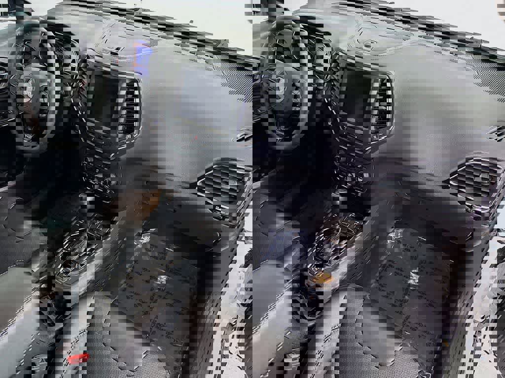 Used 2023 Jeep Cherokee Altitude Lux image 33