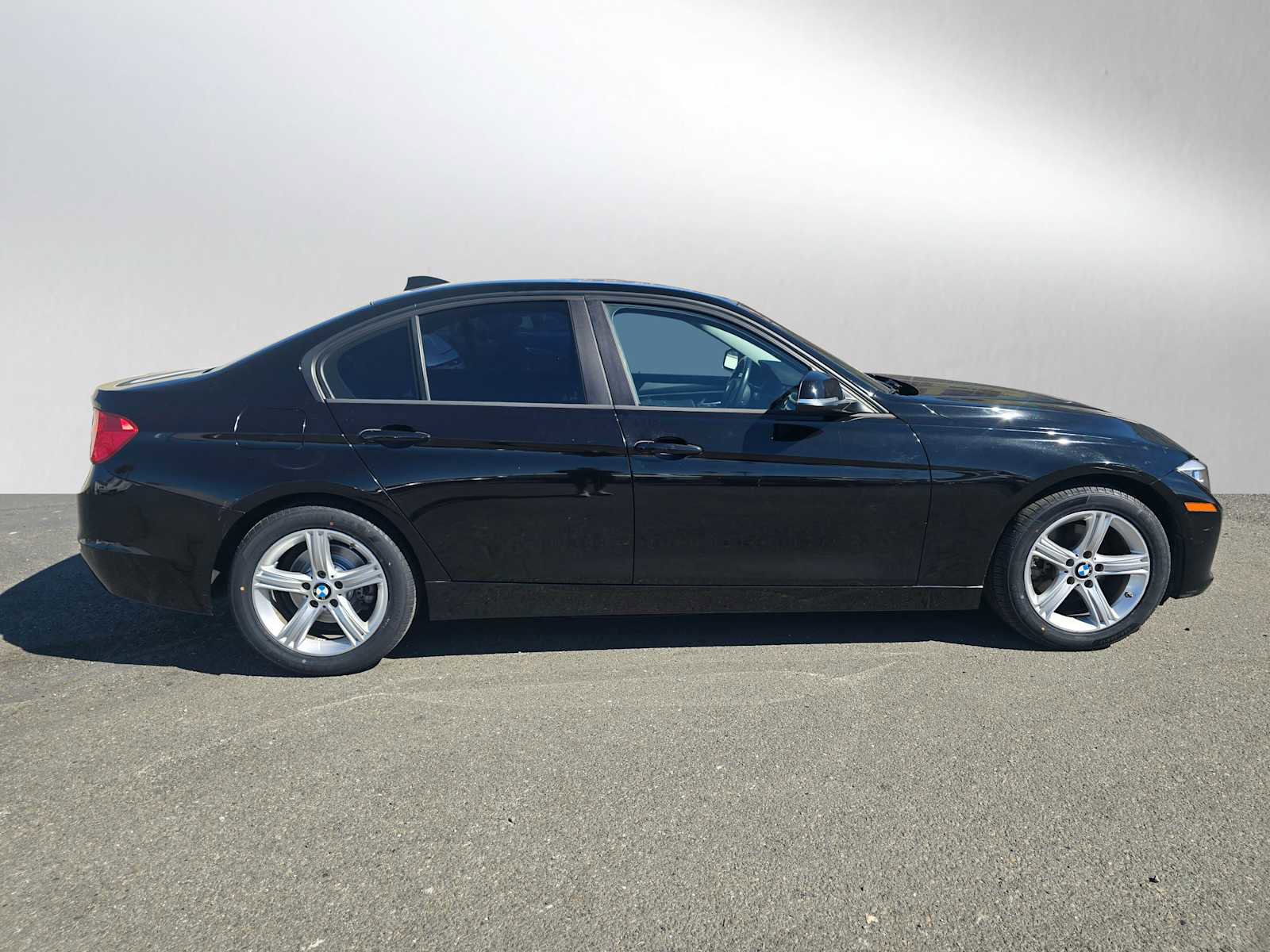 Used 2015 BMW 328i Sedan image 2