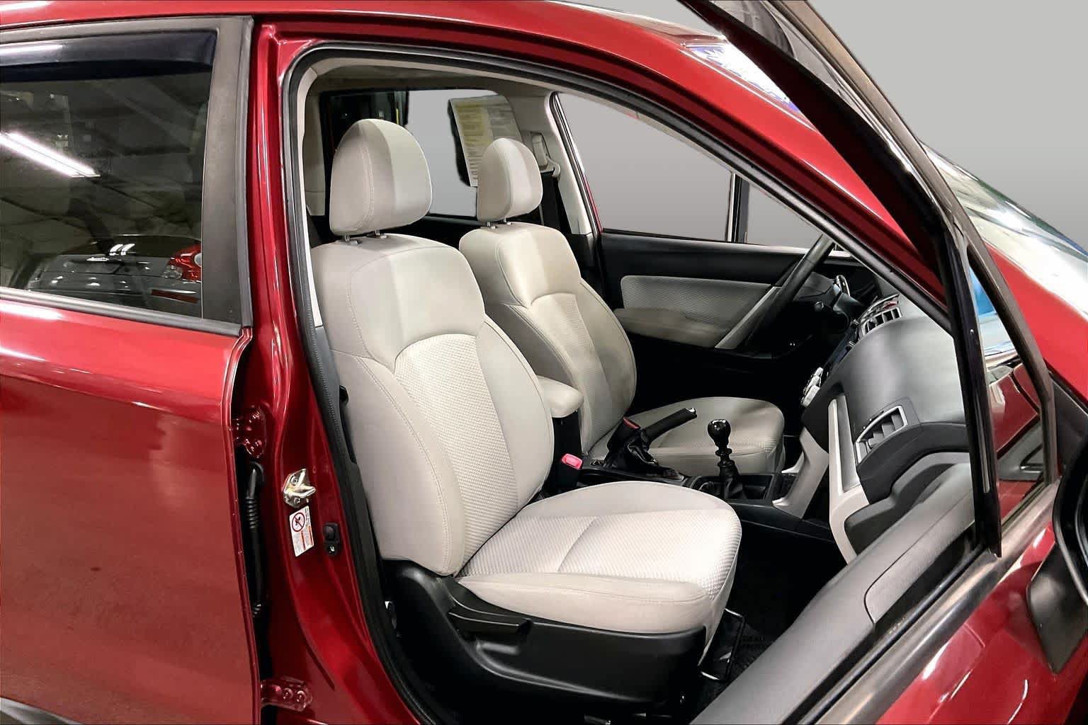 Used 2017 Subaru Forester 2.5i Premium AWD/4WD image 9