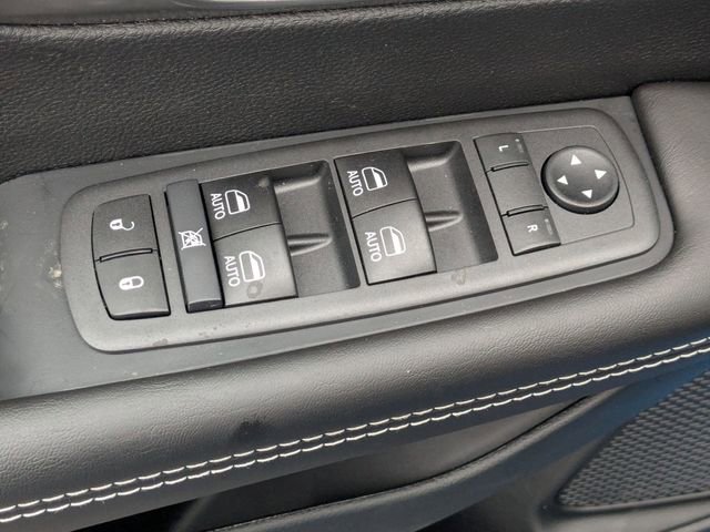 New 2026 Chrysler Pacifica Select w/ S Appearance Package image 11