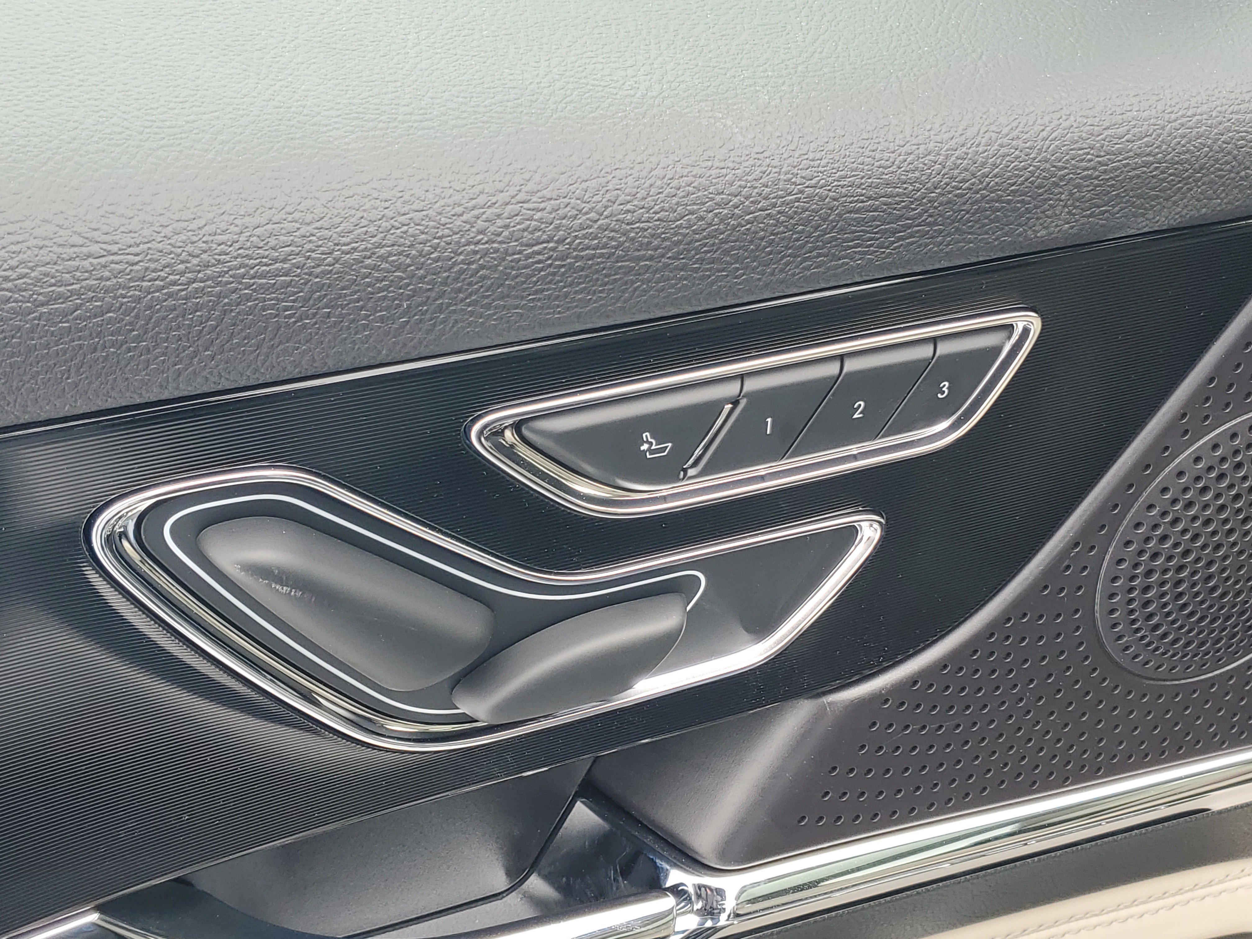 New 2026 Lincoln Corsair Premiere image 9